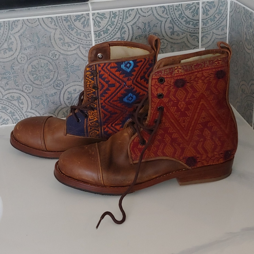 Custom boods - Picture 2 of 4